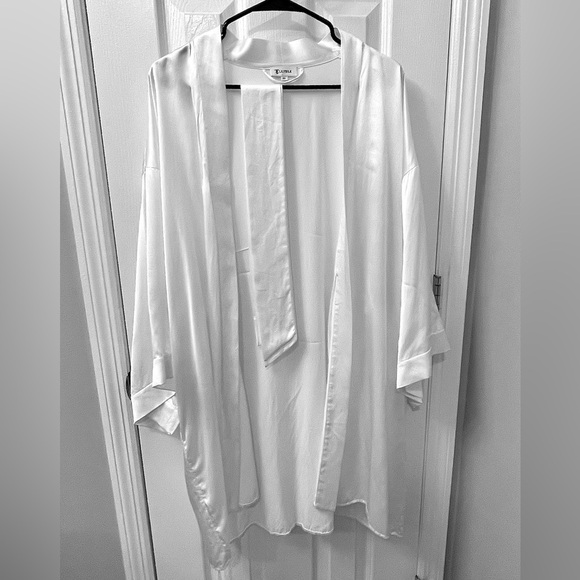 SOLD LILYSILK | Glossy 100% Silk Mini Robe | White / XXL - Picture 4 of 7